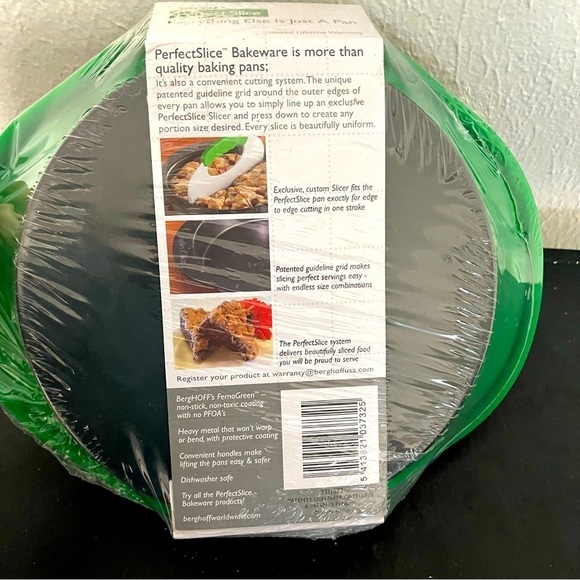 BergHOFF's Perfect Slice Non-Stick Bakeware Pie & Custom Slicing System in One - Picture 5 of 9